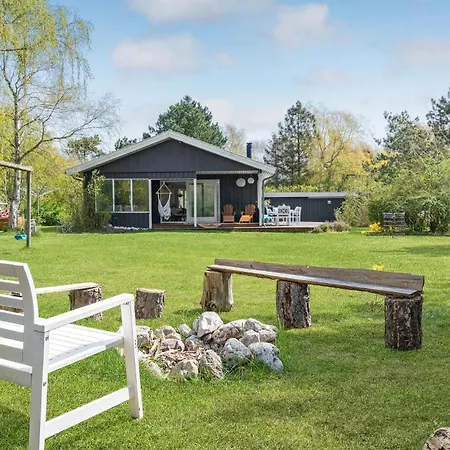 3 Bedroom Cozy In Nykobing Sj *